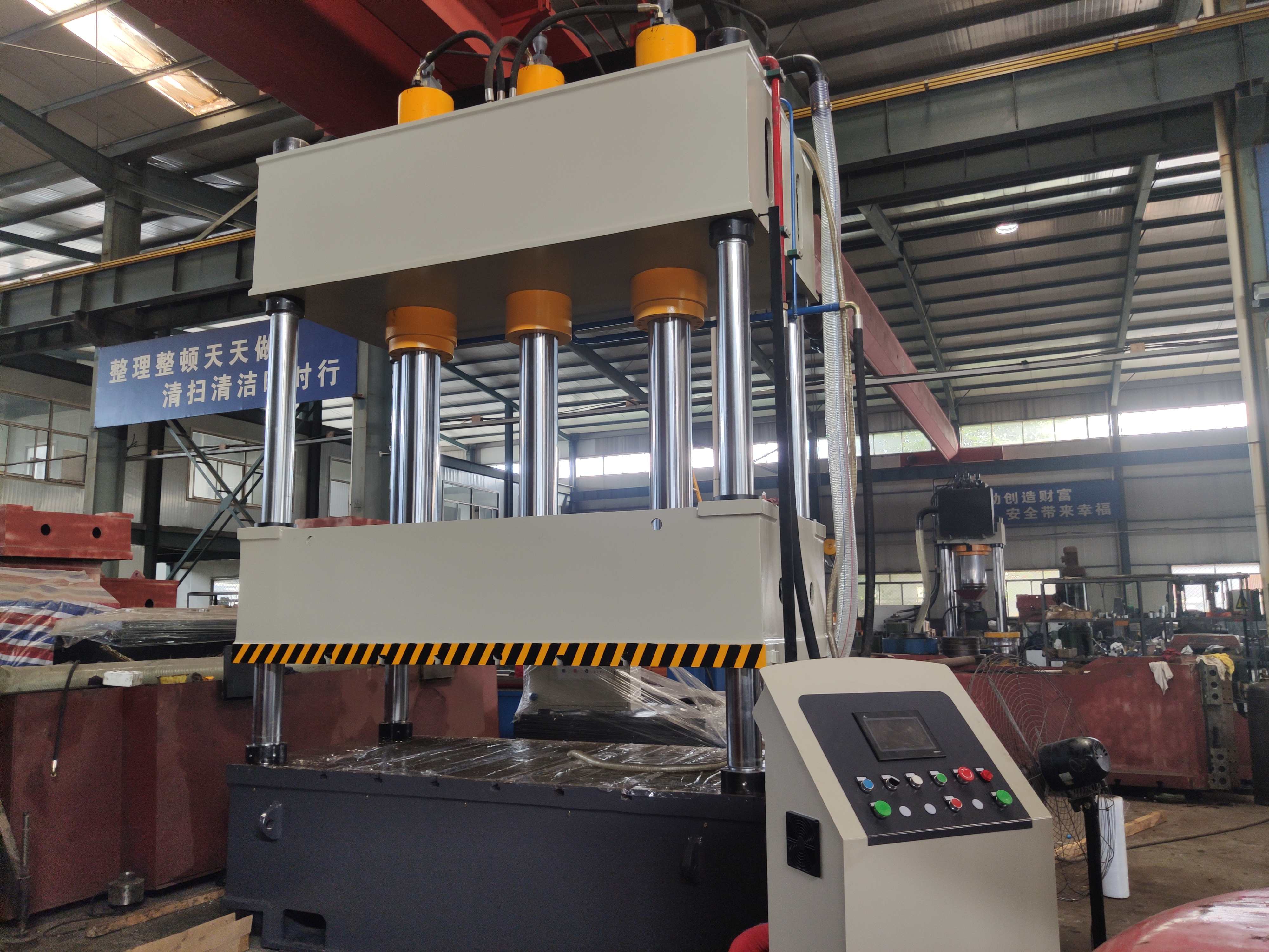 <a href=http://www.zxgwycpt.cn/news_article?news_id=156>天津液壓設(shè)備</a>